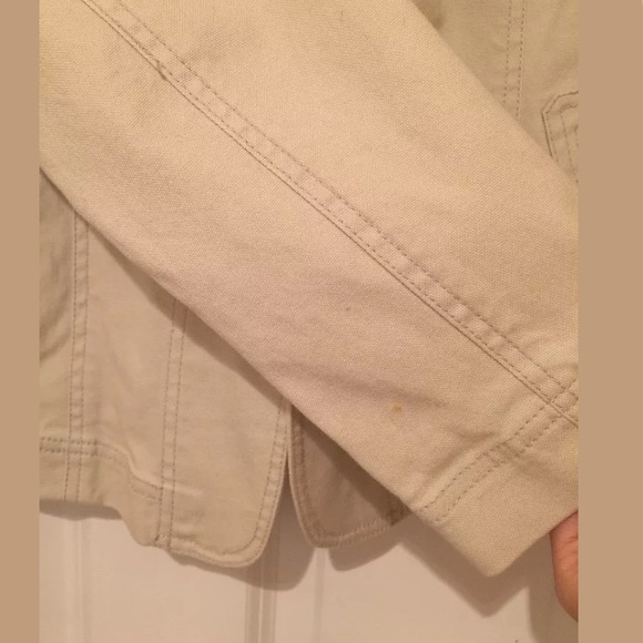 DKNY cream blazer. Size 6 - Picture 4 of 7